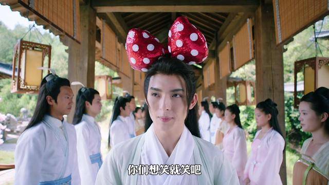 王皓轩|《师兄请按剧本来》开播，新颖好笑，王皓轩屠芷莹成搞笑CP!