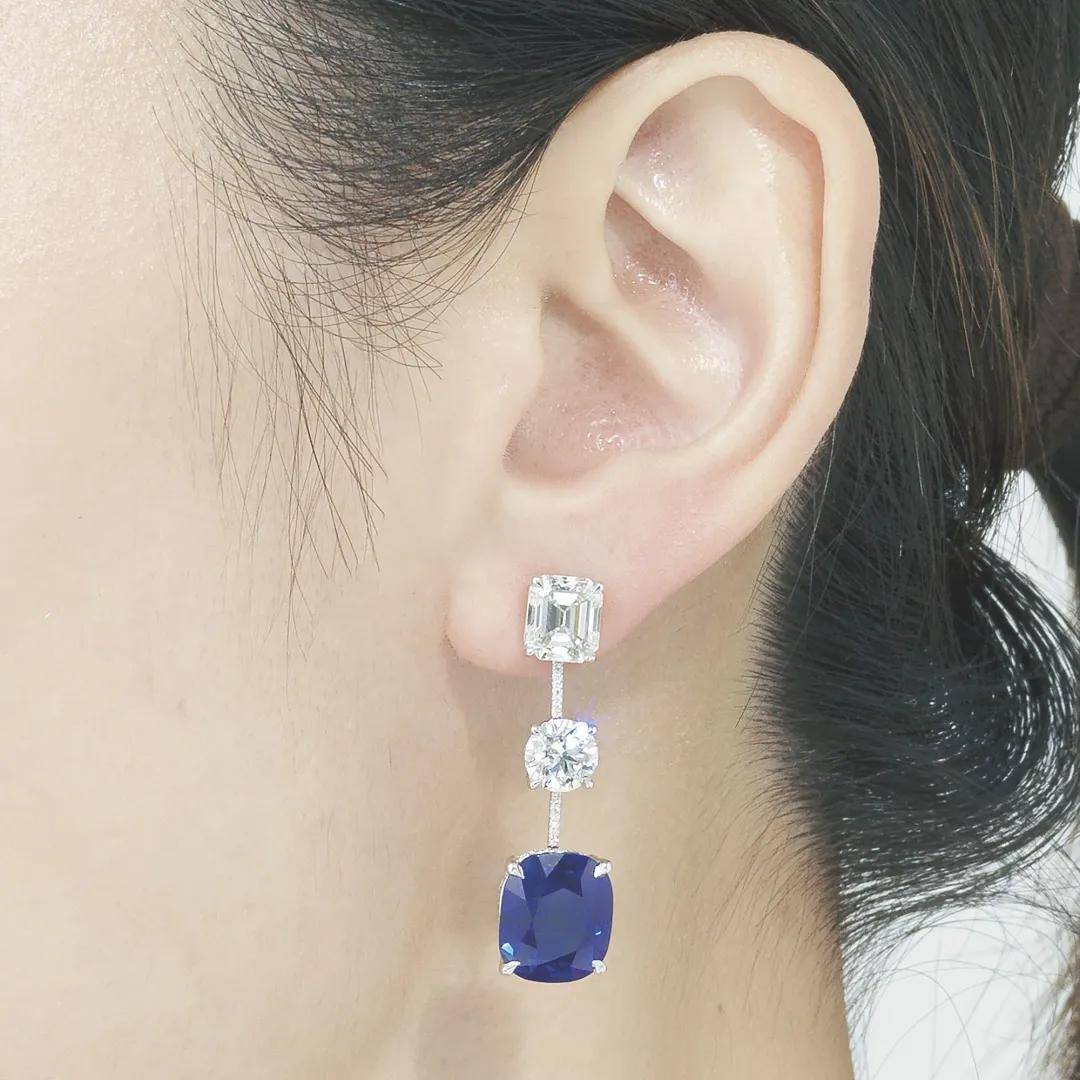 蓝宝石和钻石耳环3胸针是1930年代,由卡地亚设计打造,作为英国