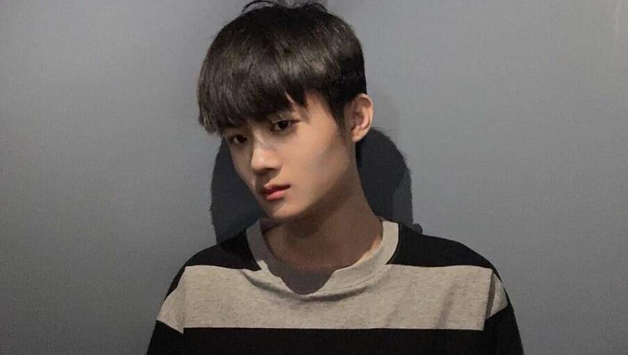 国服元歌桑杰露脸超预期,50岁大叔反转18岁小伙,粉丝:听安呢?_直播_声