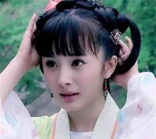 碧瑶锅盖刘海最考验幼龄长相，赵丽颖杨幂好灵动，热巴职业生涯级黑照