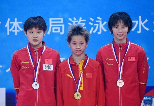 全红婵|全红婵像小矮人进巨人国！全队分1万美金，她为家人买一大箱礼物