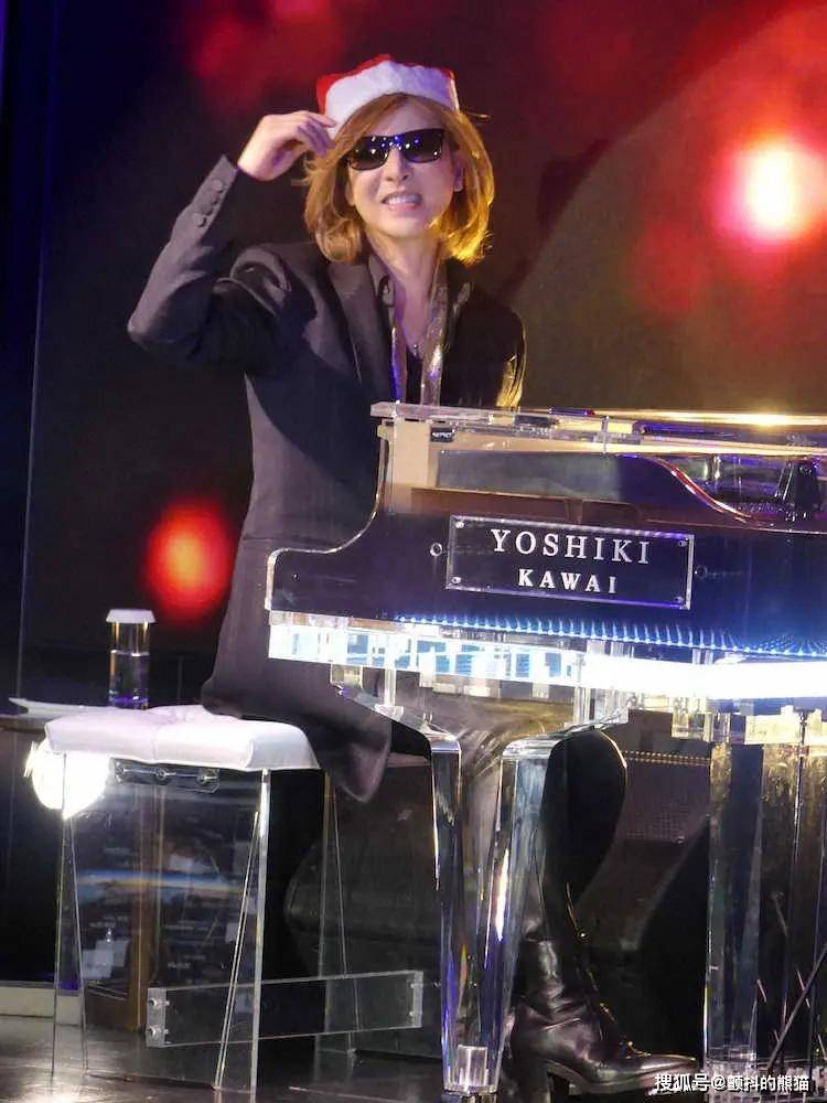 yoshiki聖誕老人登場時隔二年重返日本