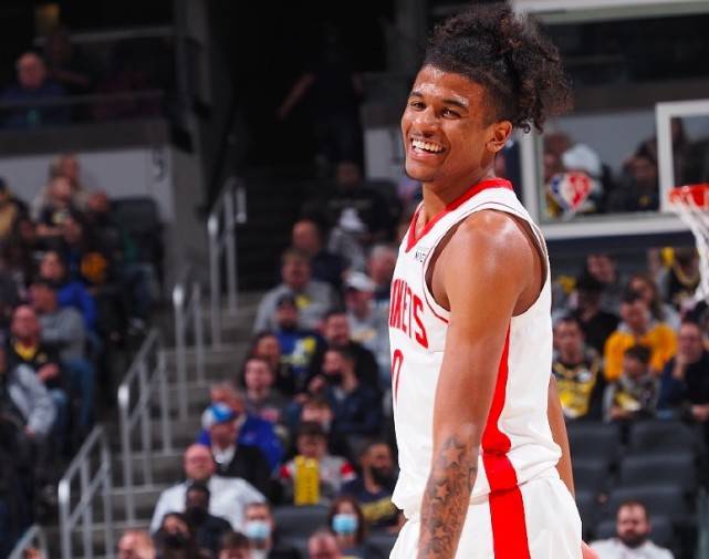 步行者|NBA-崩盘！火箭3-17被打爆，榜眼回归便爆发，不满伍德出手选择