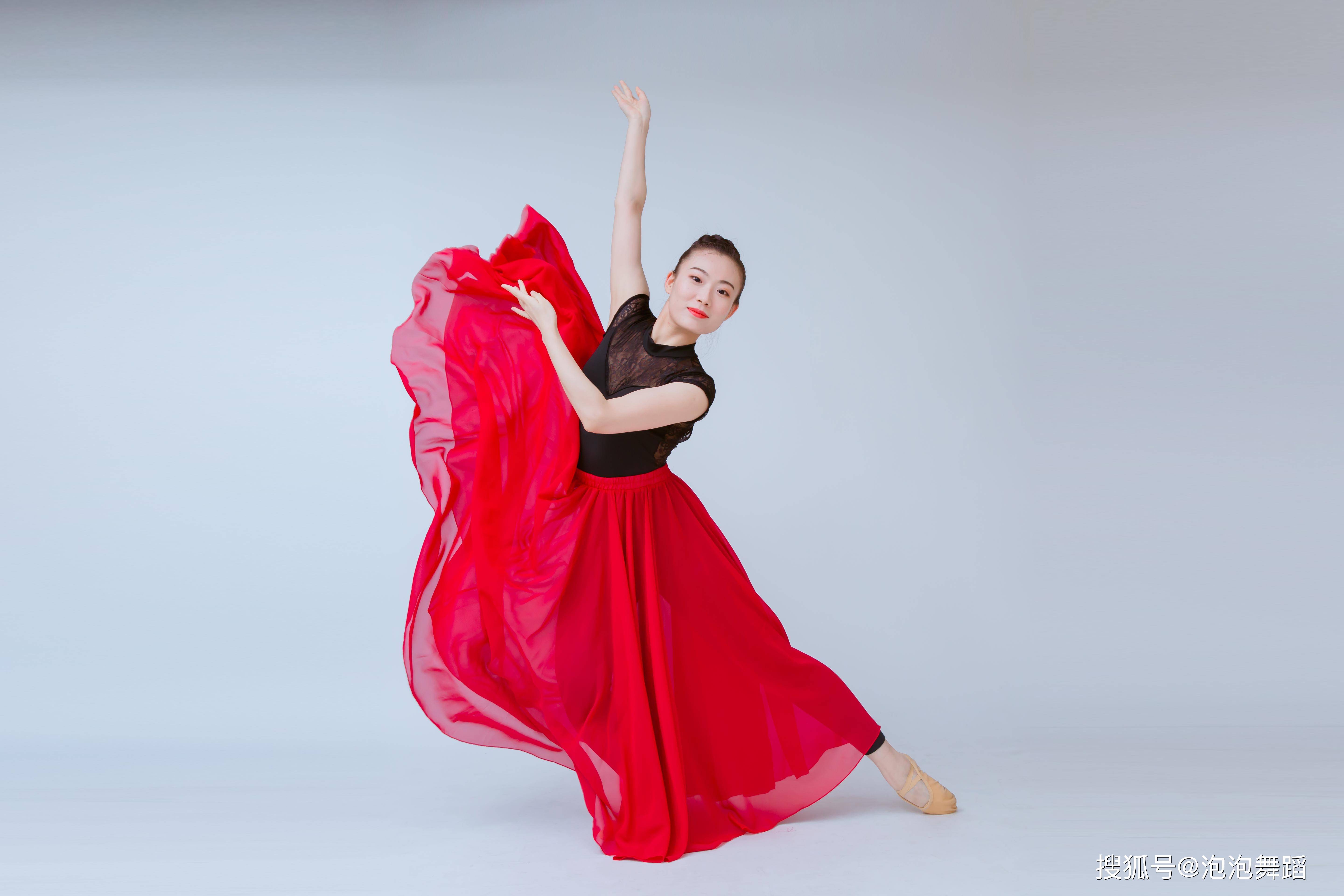以情带舞,以舞传情——中国舞的魅力