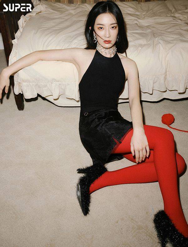 出圈|孙佳雨《对手》频频出圈 最新杂志大片演绎色彩美学