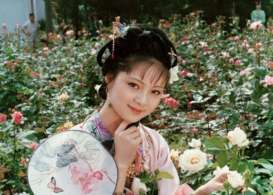 发髻求求古装剧造型师们别再偷懒了，古风真不是披头散发扎个鬏啊