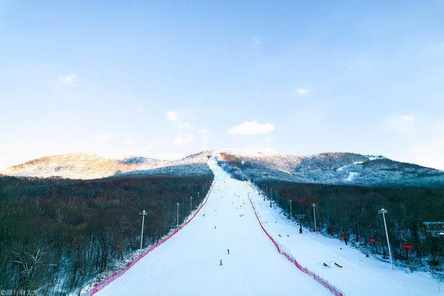 滑雪|冬季东北航拍，吉林北大湖滑雪度假区，冰天雪地梦幻得不敢相信