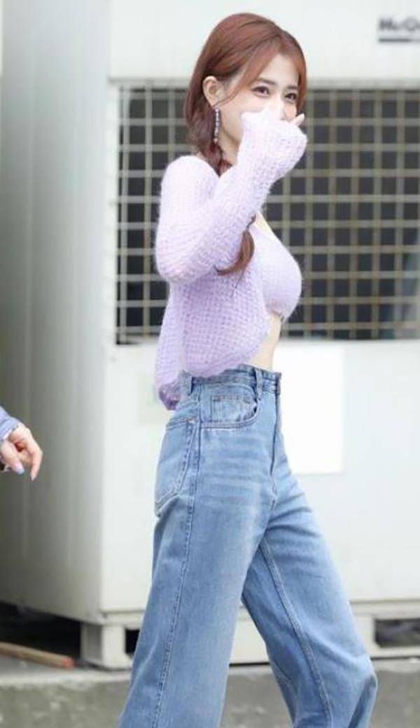 凹造型大妈 106cd69e37cb41cb9360c053f2aa8130.jpeg