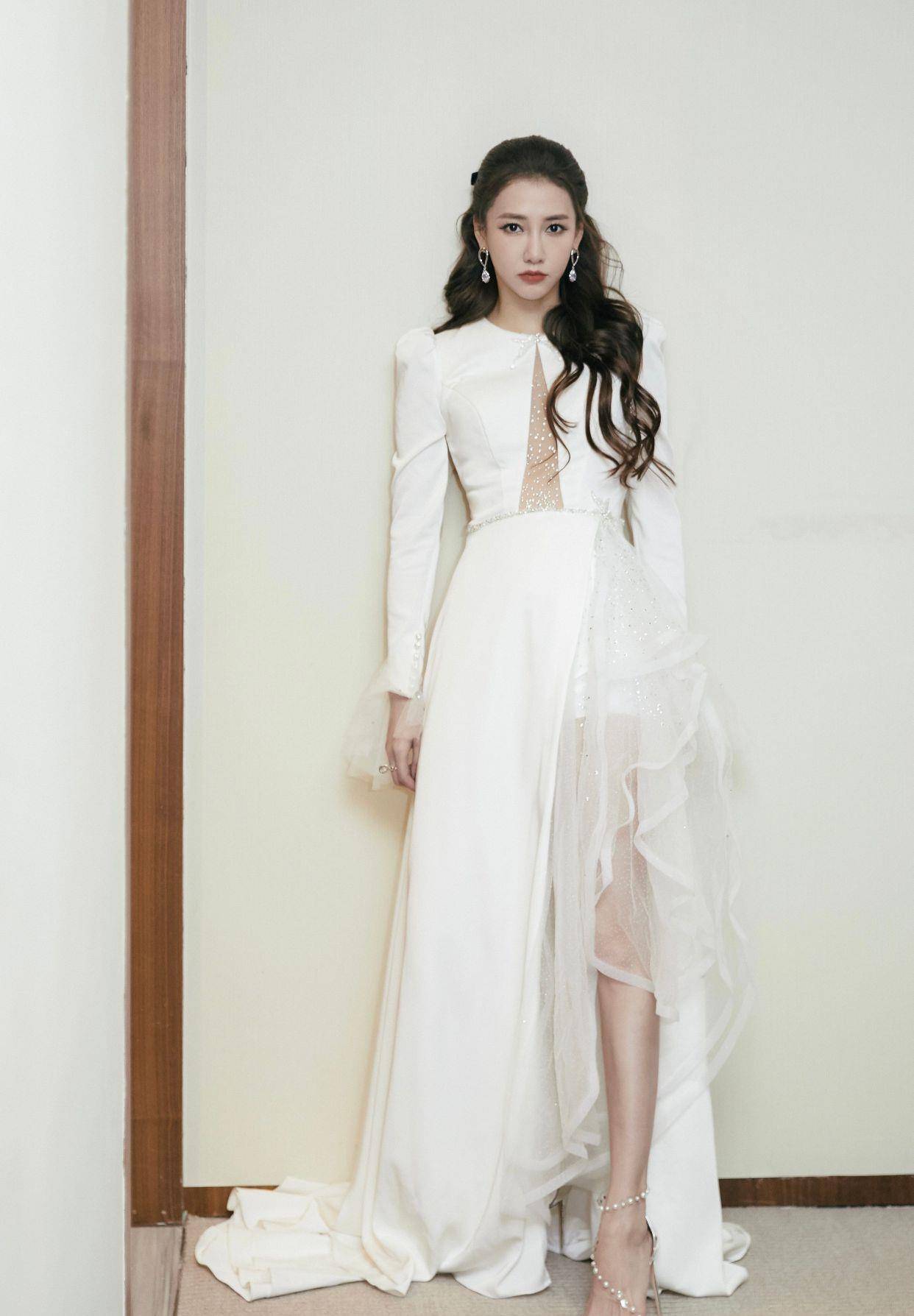 邓萃雯 长春电影节：邓萃雯发福，景甜“霸总范”，蔡少芬张晋又秀恩爱了