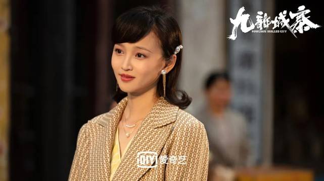 原创九龙城寨上映硬汉释彦能拳战恶霸美女老大改造城寨