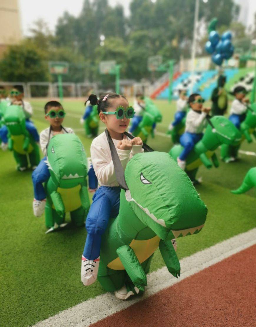 步伐|福州市融侨小学：超萌超酷！体艺节开幕式燃爆