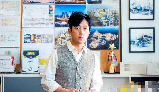 潘粤明|《怒晴湘西》里万念俱灰,《逆流》因孩子神伤,潘粤明再现分身术