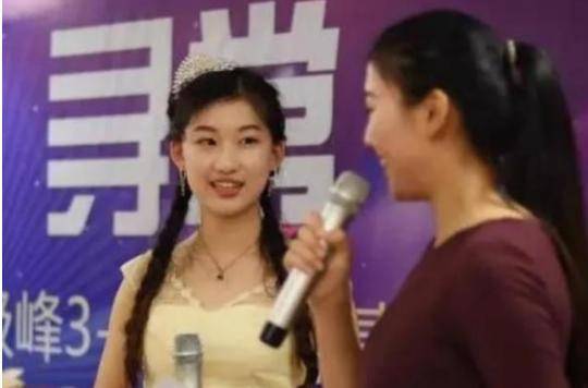 名字19岁花百万整容成刘亦菲，从名字到脸都是高仿，如今23岁成网红