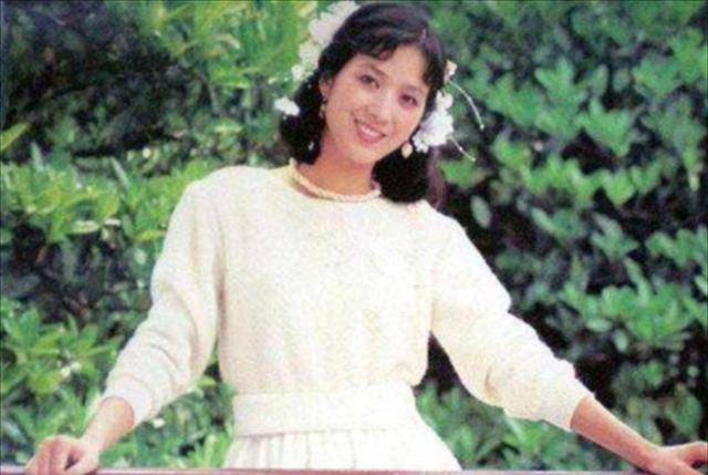 电影|1986年龚雪因“流氓案”赴美，如今丈夫成高管，女儿名校毕业