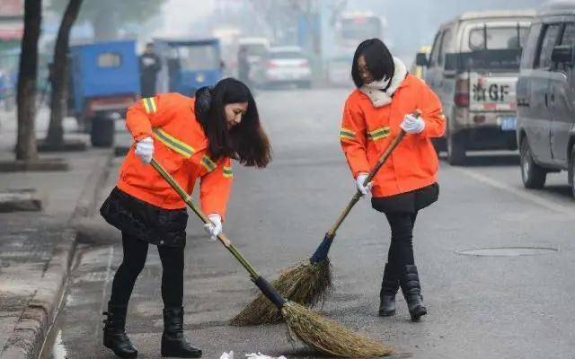 环卫工人招聘_天柱,请你为他们转一次 哪怕一位也行