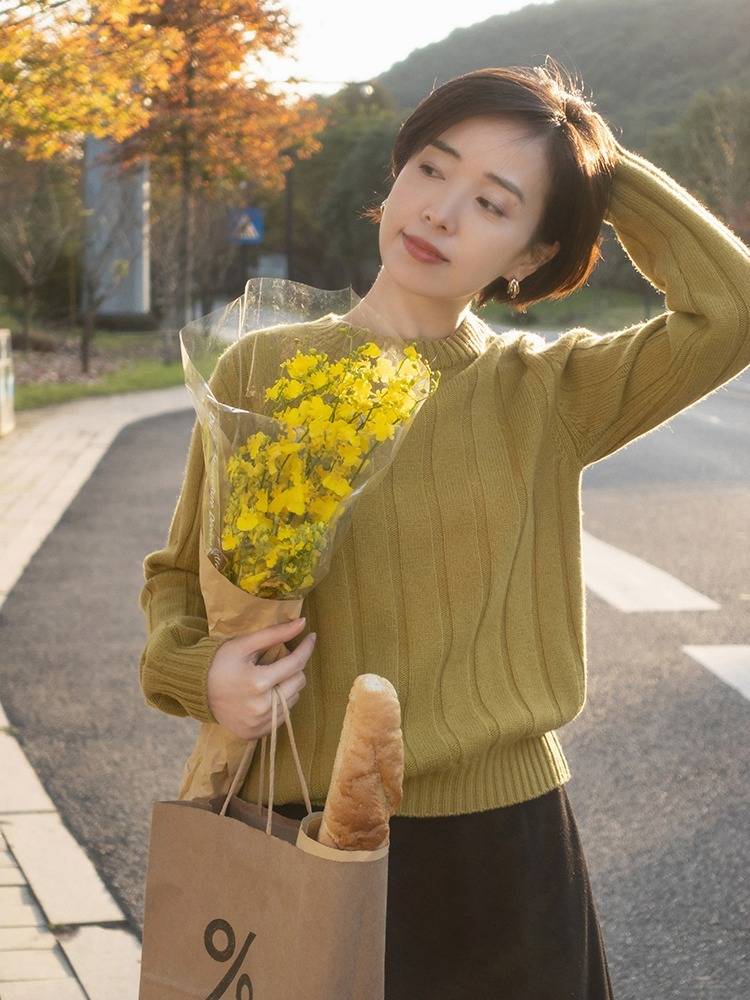 下半身 “毛衣”这样穿才叫高级时髦,简约利落又有气质,普通人也能驾驭