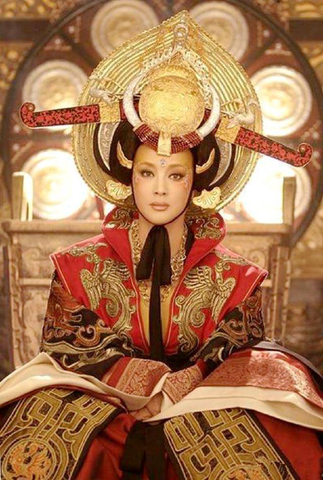 发型头上能干这么多事！女明星奇葩发型数不完，丑拒，但笑得捂不住嘴