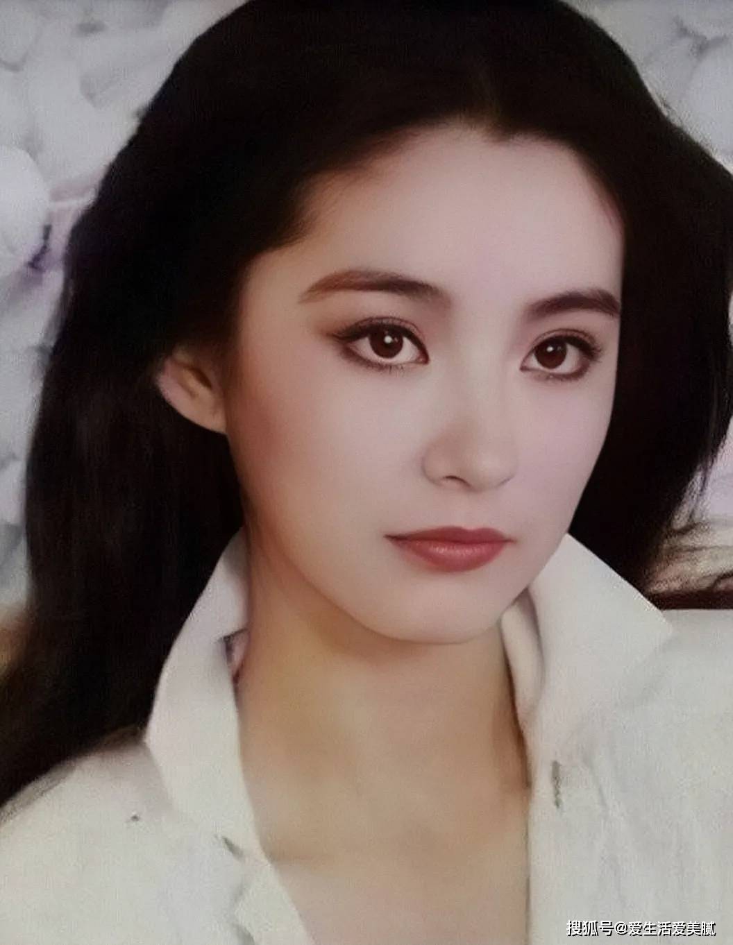 Vuitton嘉宜老师小课堂:一出道就“碰瓷”张柏芝的95年小花凭什么成为新一代内娱颜霸