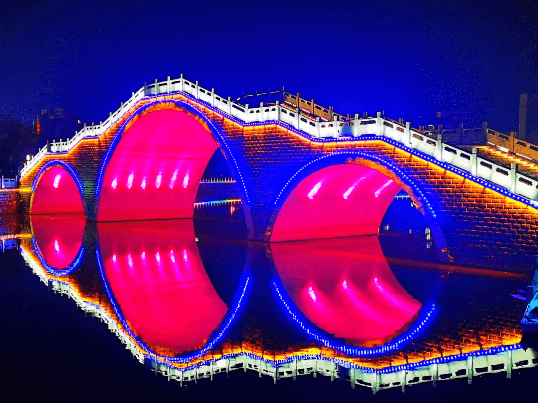 流光溢彩泌阳惊艳夜景圈粉无数