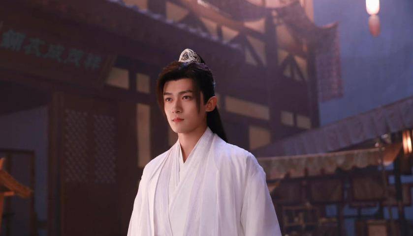 不仅如此,《千秋令》还有演员韩栋的加盟,韩栋可是古