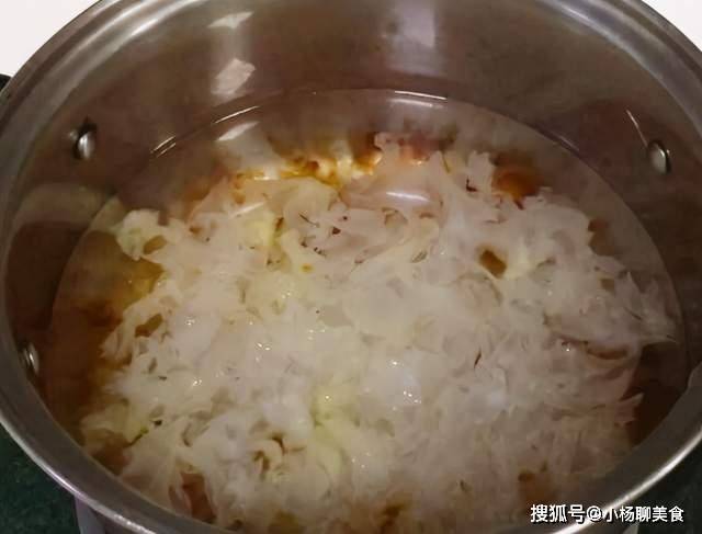 银耳怎么熬才能软烂 c32bbd9692d9488f9b2ba657807ffa6d.jpeg
