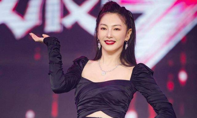 张雨绮|赢就是输？万茜力压宁静成《姐姐》三公人气王，走红后口碑却下滑