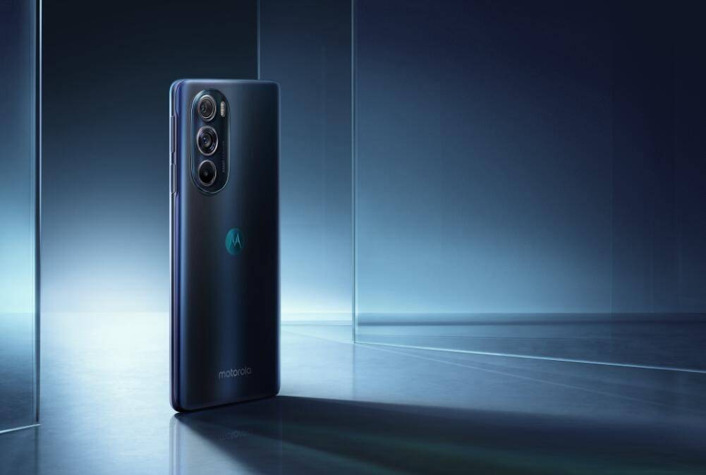全球|小米12 Pro今晚发布，性价比方面moto edge X30将是最大对手