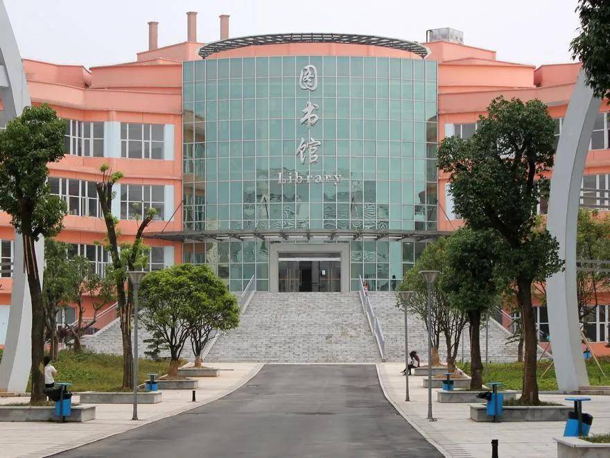 湖南交通职业技术学校_长沙汽车工业学校招生_五年一贯制大专班招生