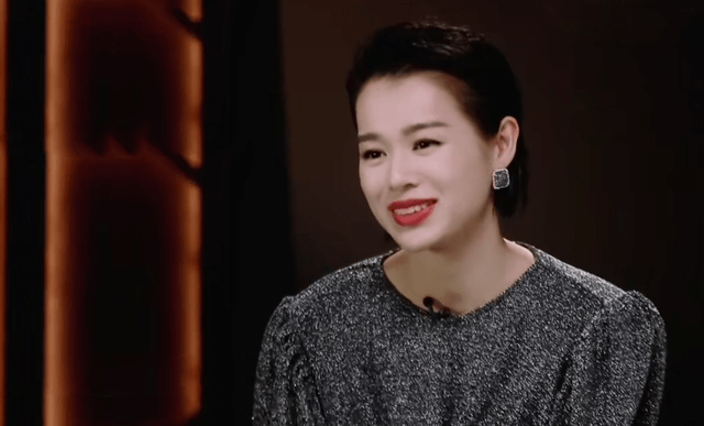 演技|从“胖妹”到性感辣妈，出道22年，胡杏儿变的可不止颜值