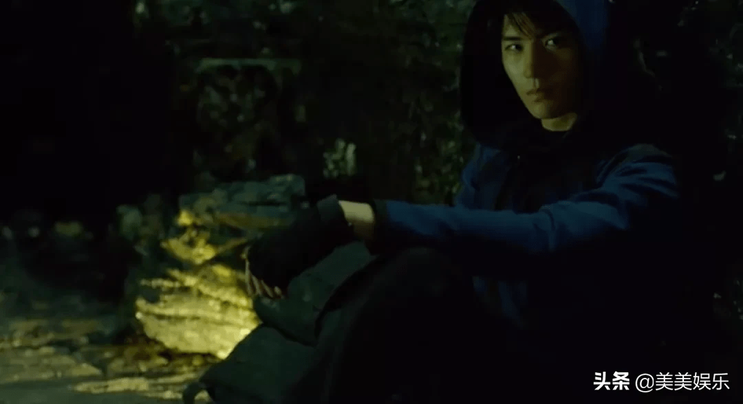 盗墓|口碑炸裂！《重启》开播两周，朱一龙顶乞丐头上热搜