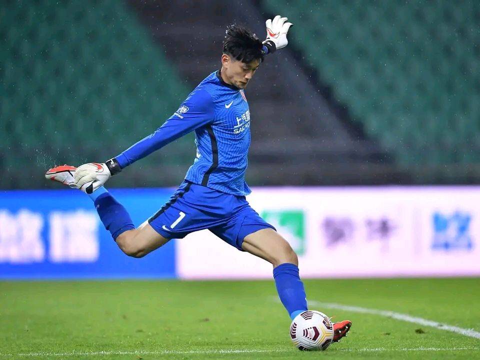 穆伊梅开二度,上海海港击败广州城队,进攻持续性要加强_对手_机会_上