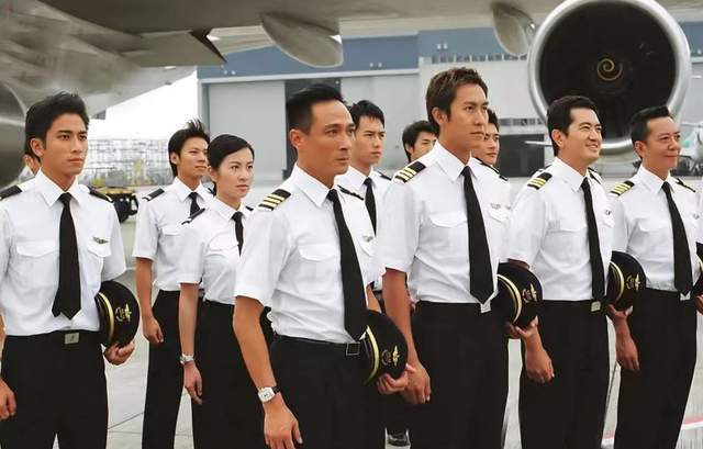 演技|从“胖妹”到性感辣妈，出道22年，胡杏儿变的可不止颜值