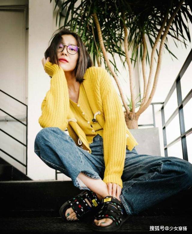 整体 秋冬针织怎样穿得好看,快学学刘雯是如何搭得,让你比别人更惊艳