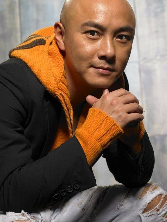 自曝计划两三年出自传,56岁张卫健内地人气急升,感恩受网友善待_经历_