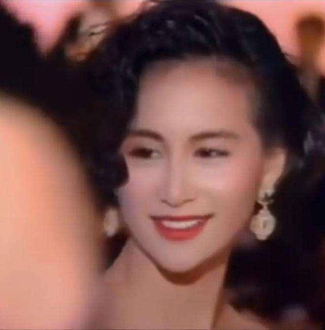 何超琼个人资料耳环 1b2aa91a868e4edb81b52808c7b078e0.jpeg