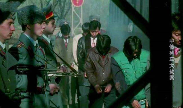 6月10日,以姜战林为首的六人小组坐飞机前往俄罗斯,经过不懈交谈,终于