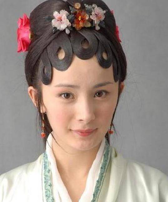 眼睛眼睛不大但很美的女明星，我只服这3位！笑起来太迷人了