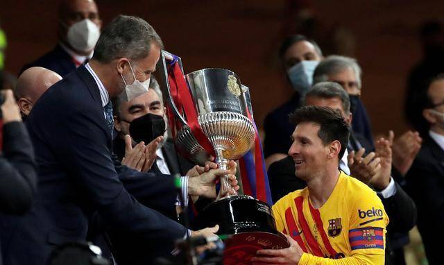 原创总结梅西的2021最痛最美最迷一人对抗一洲