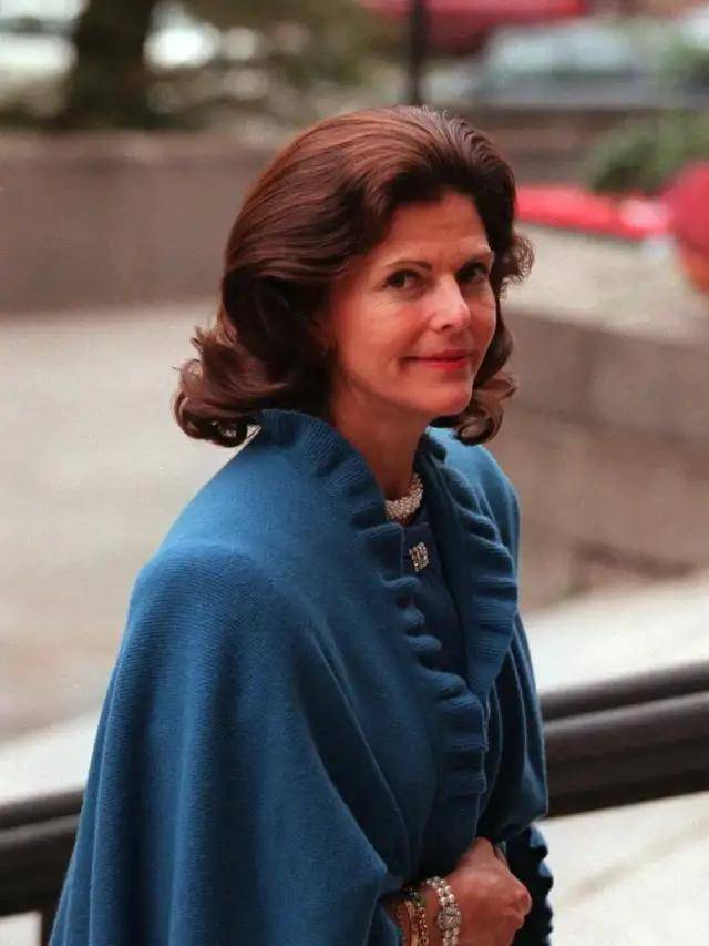 卡尔王子,维多利亚公主,王后西尔维娅,国王卡尔和玛德琳公主然而,实际