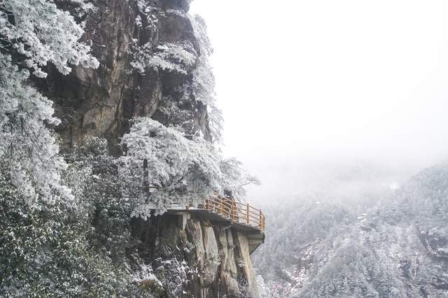 温泉之乡|元旦假期怎么过？一家人去明月山，滑雪泡汤还有雾凇美如仙境，离长沙仅3小时