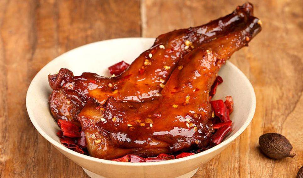 辣椒粉|几千万人对着它口水直流,新晋“街头地霸”脆皮五花肉我吃上了