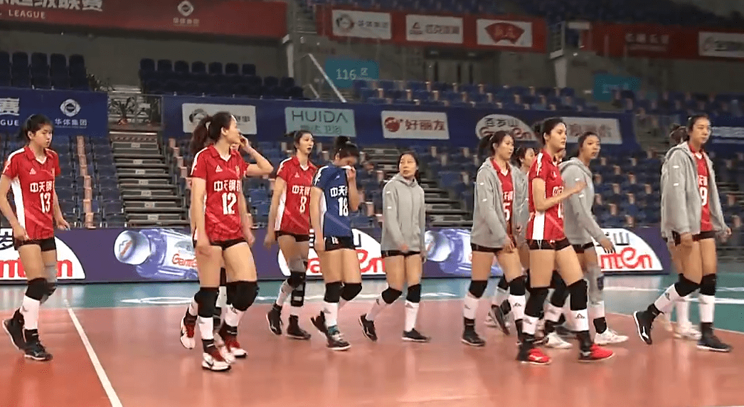 得分|0-2到3-2！史诗级翻盘！女排奥运MVP率队逃出生天，江苏错失良机