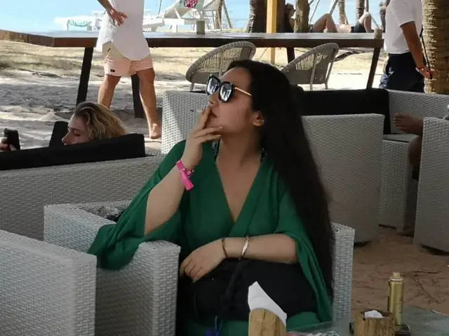 电影|《“炼”爱》：这部关于都市单身女性的纪录片，“笑果”炸场