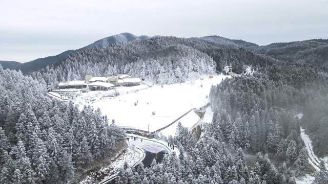 温泉之乡|元旦假期怎么过？一家人去明月山，滑雪泡汤还有雾凇美如仙境，离长沙仅3小时