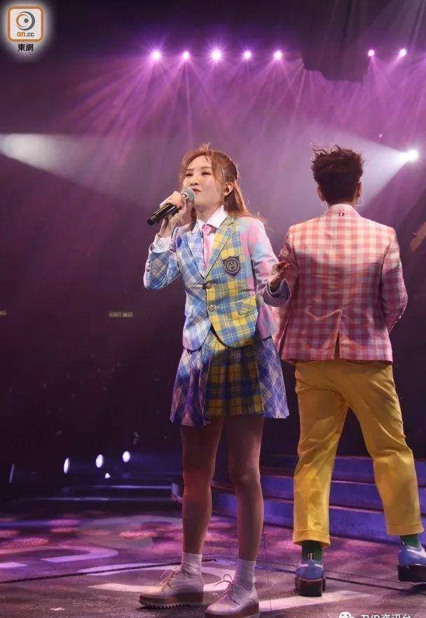 舞台|生命中重要的三个女人！许廷铿演唱会感动到哭