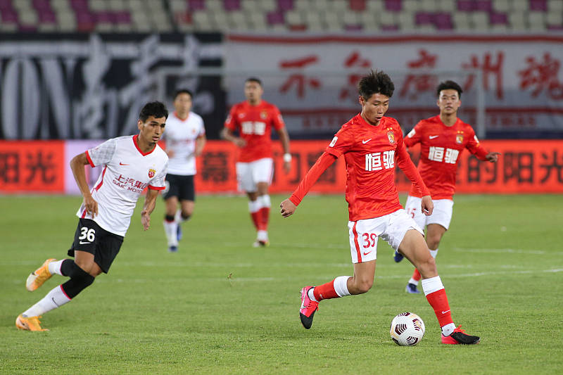 原创             凌杰、谭凯元连场破门，广州队2-0长春亚泰，他们是国足的未来！