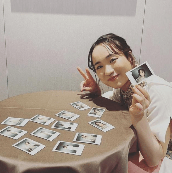 训练|伊藤美诚2022年新照：没穿高跟鞋，背着小挎包，显得女人味十足！