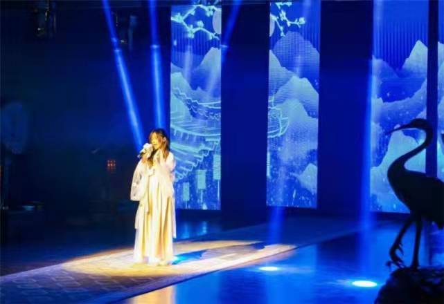 古风|小姐姐肚皮舞太好看了!国潮夜宴完美收官,小抠脚古风装扮太帅气