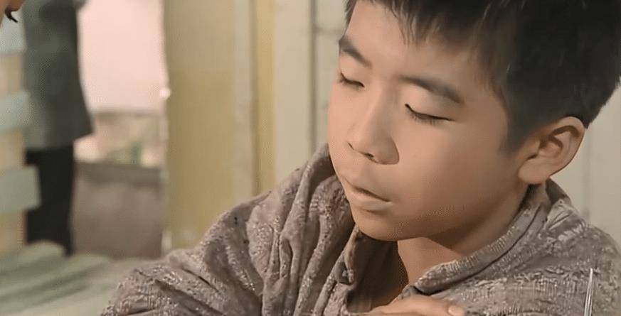 原创活着最揪心的一幕福贵儿子有庆抽血救人被医生活活抽死