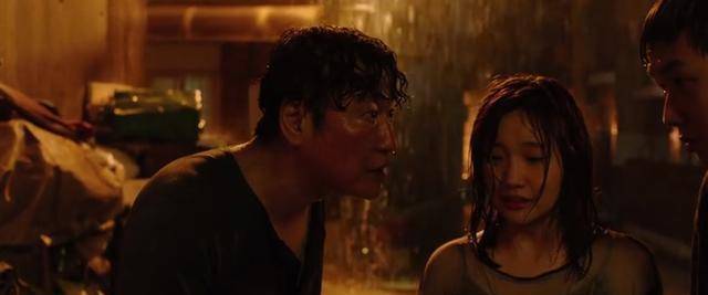 别墅|《寄生虫》金棕榈加奥斯卡4奖，这部小成本电影到底好在哪？